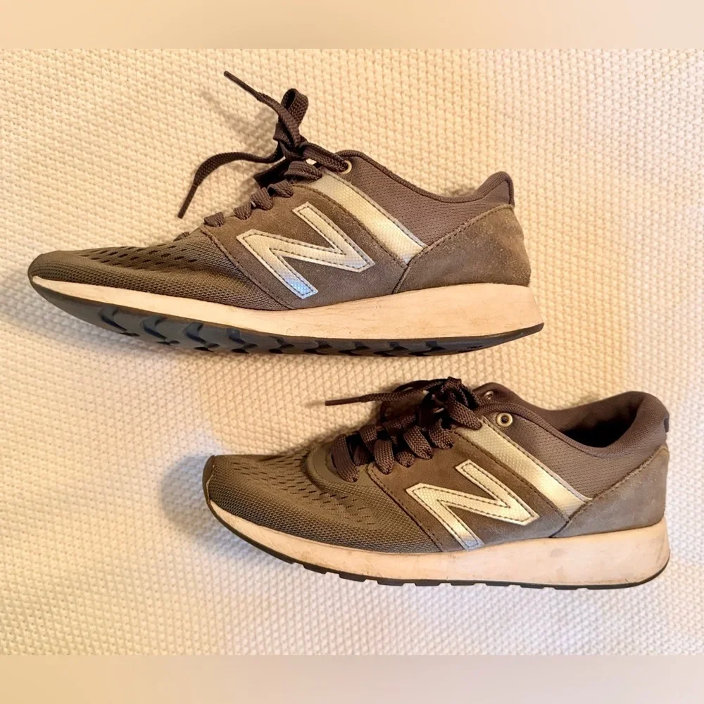 NEW BALANCE 24 Dark Grey & Silver Athletic Running Tennis Shoes Women’s Sneakers - Picture 3 of 10